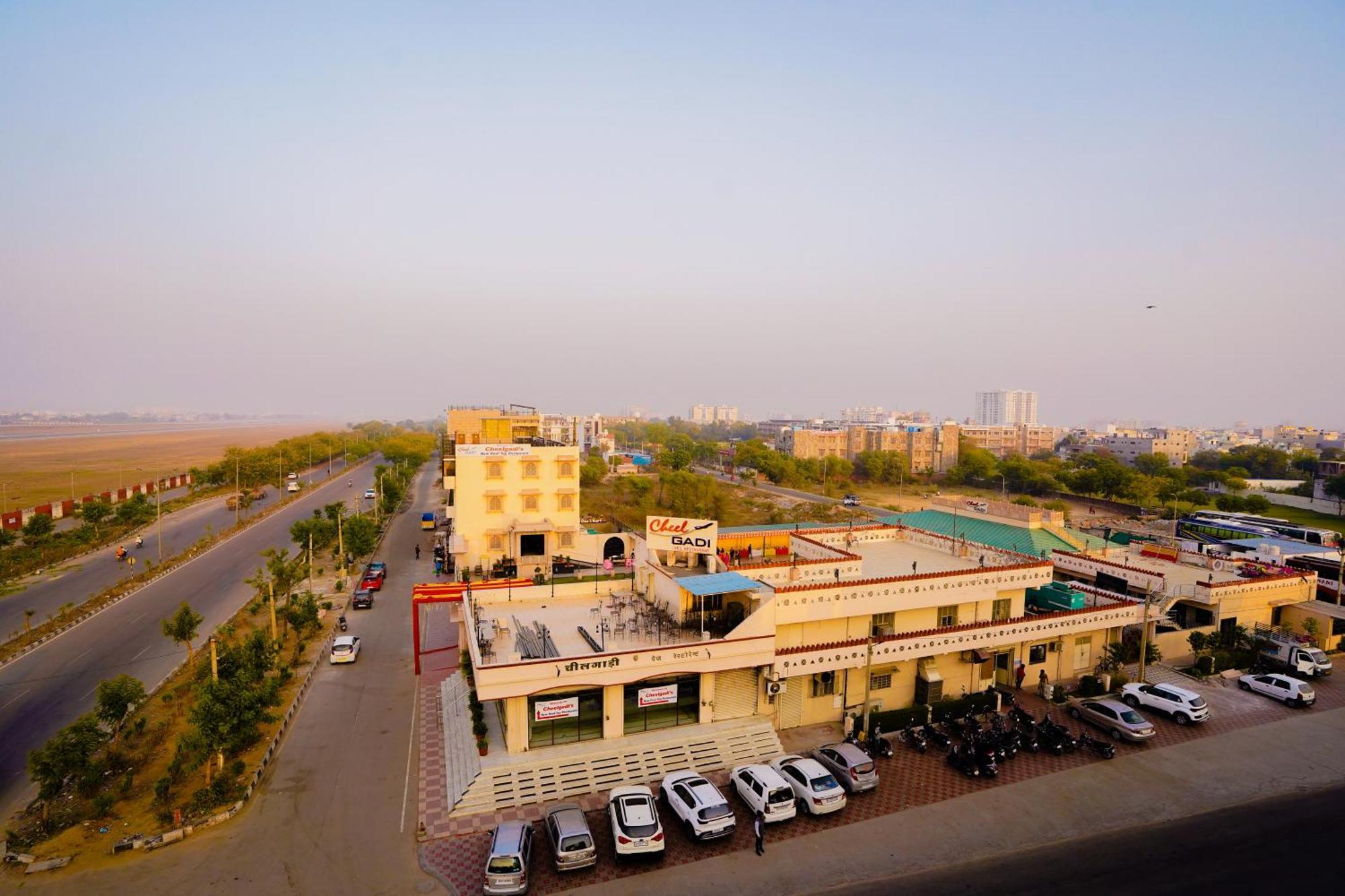 Hotel Cheelgadi Jaipur Buitenkant foto