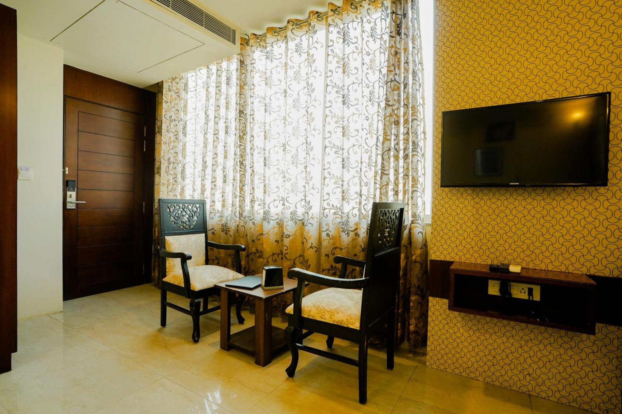 Hotel Cheelgadi Jaipur Buitenkant foto